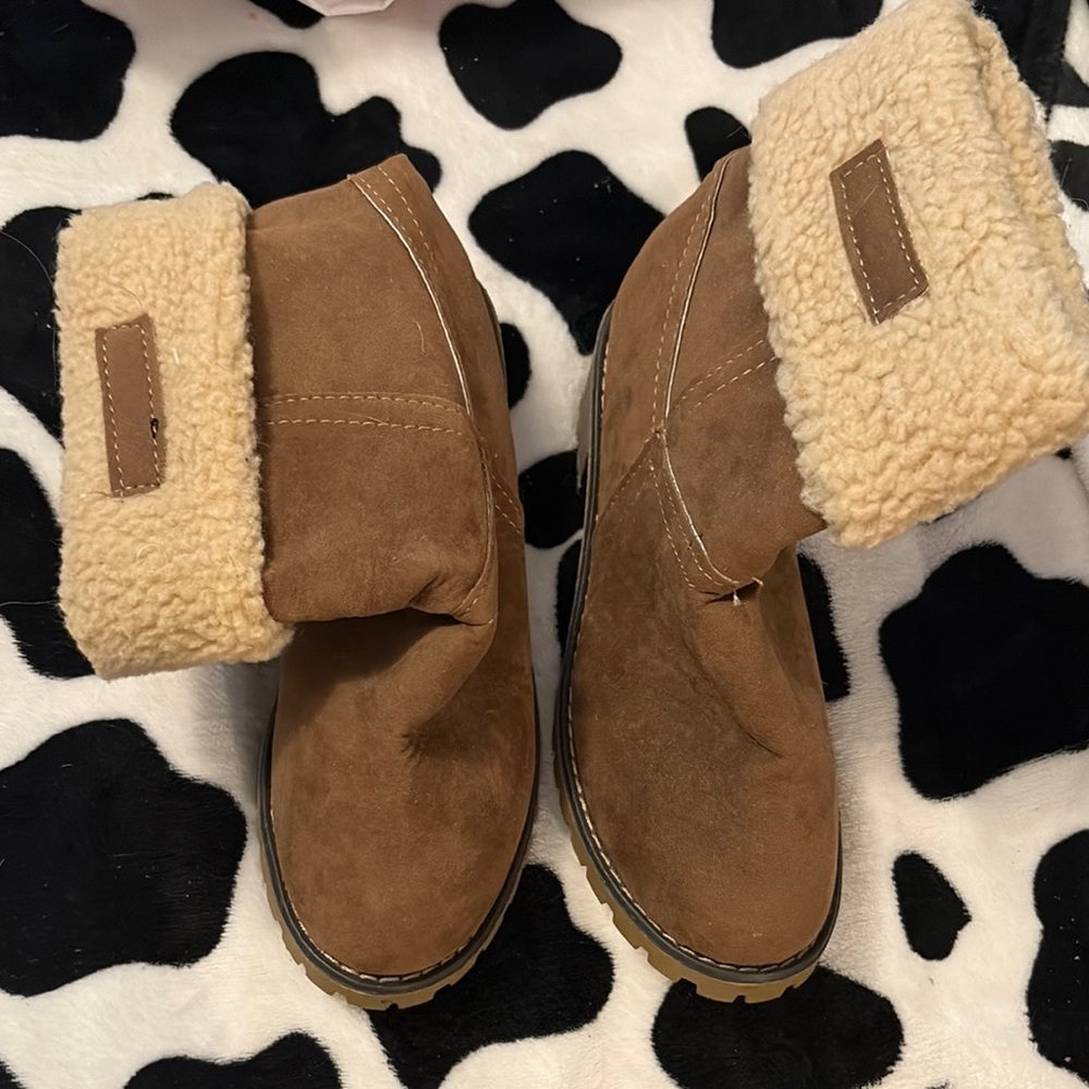 Brown Suede Boots with Shearling Cuff